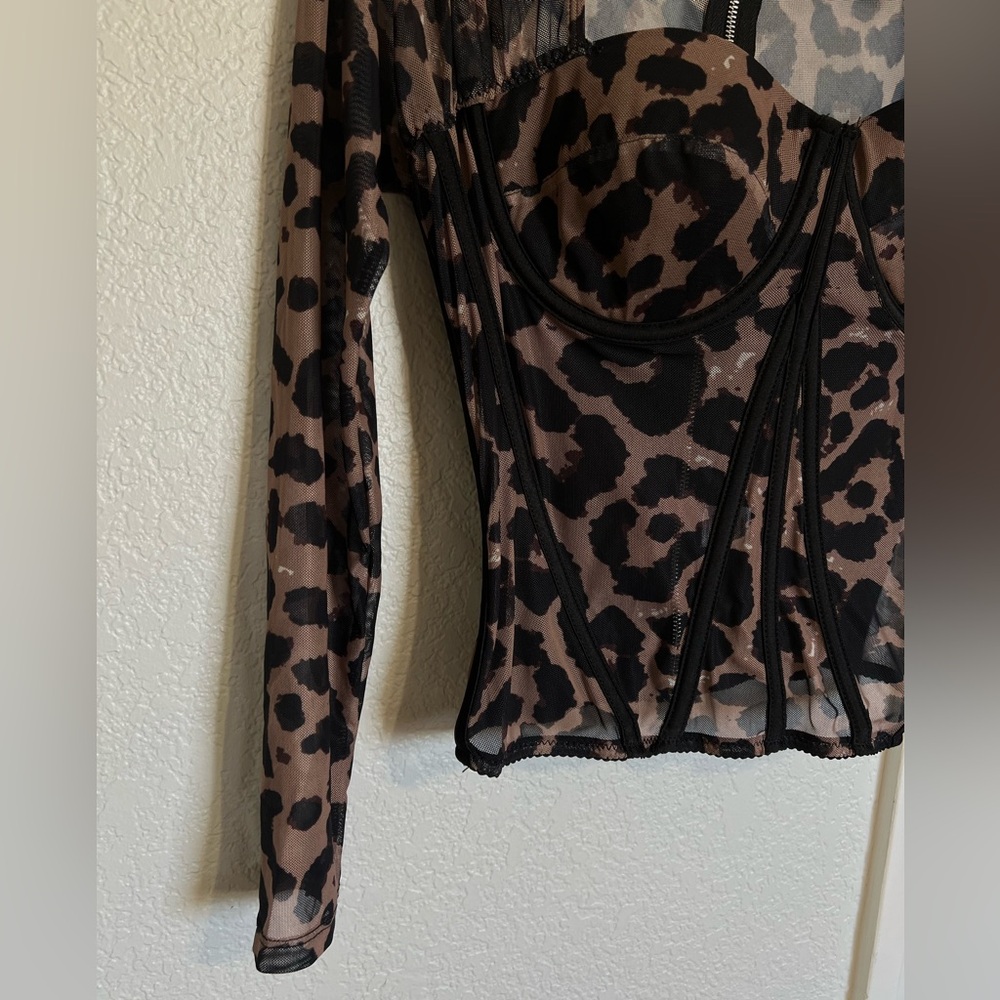 Miss Lola Leopard Print Long Sleeve Top - Picture 3 of 11